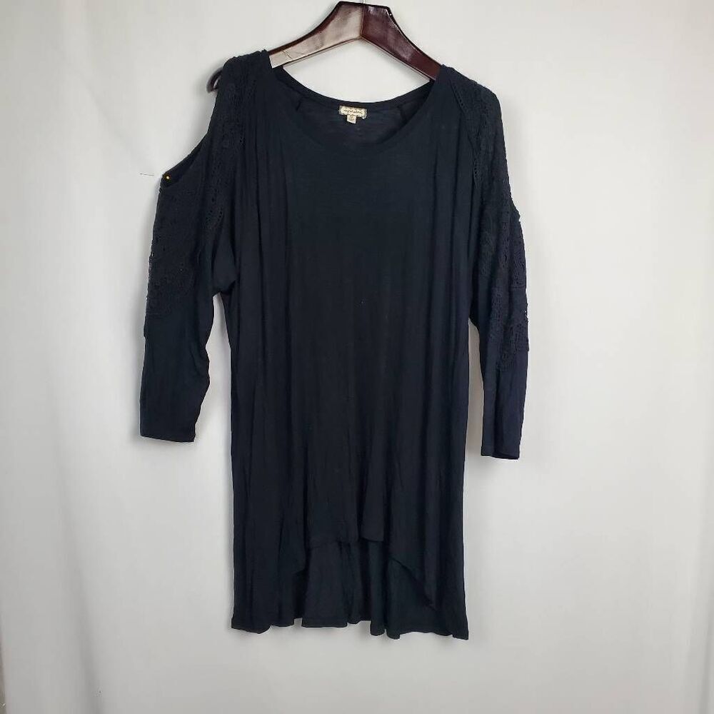 Eyeshadow 2x Black Cold Shoulder Blouse